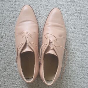 Everlane shoe NUDE (Runs small, size 10 but better 9.5 or 9)
